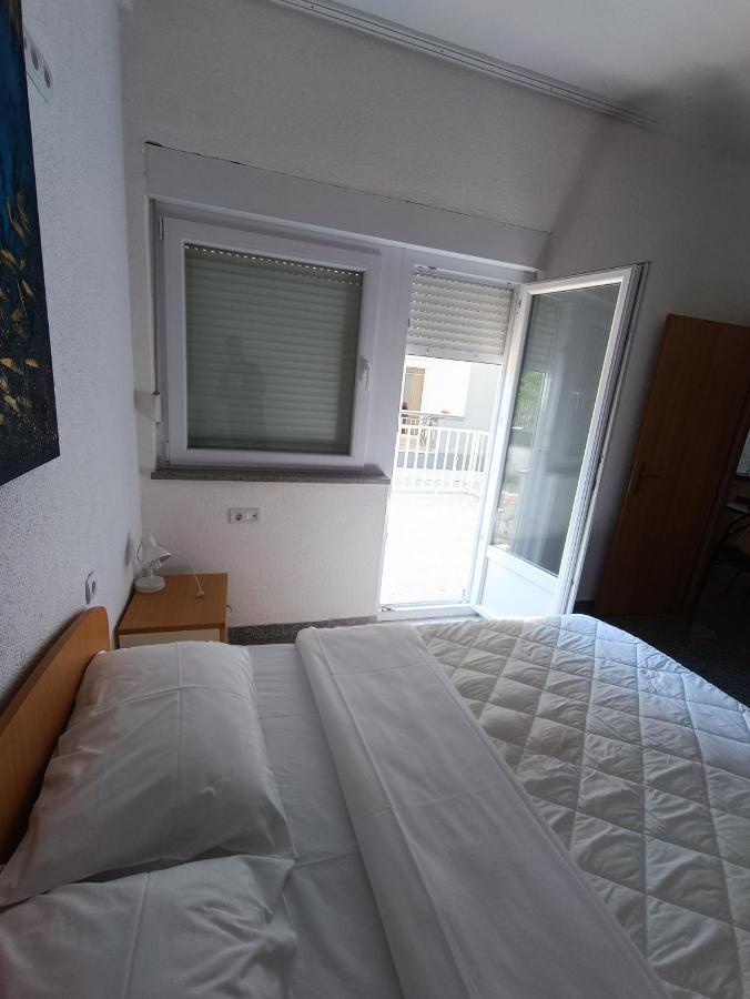 Apartmani Centar Starigrad Paklenica Exterior foto
